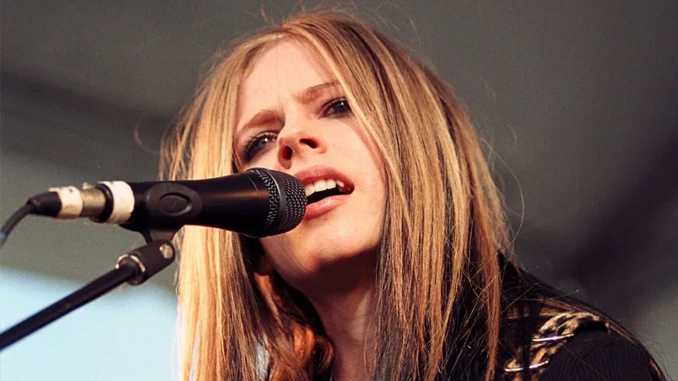 avril lavigne singing