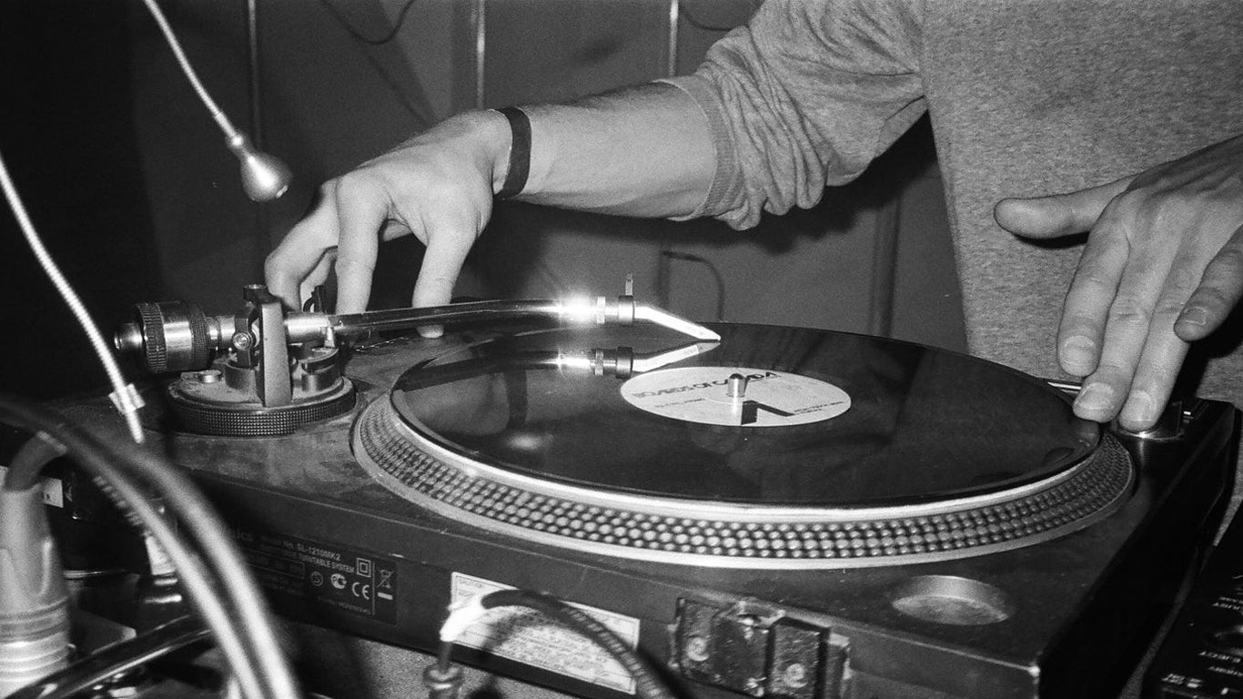 Turntable Hip Hop Sampling