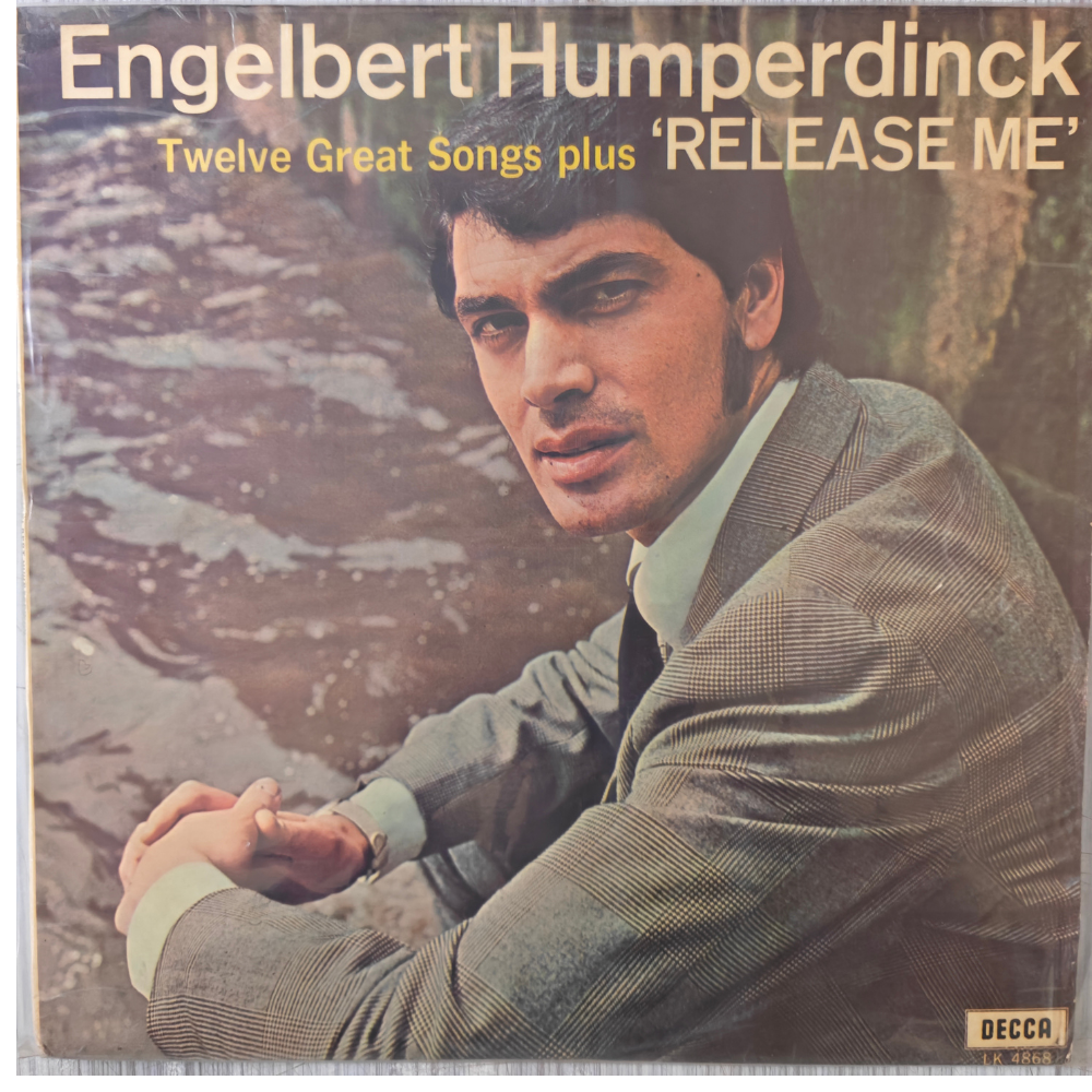 engelbert-humperdinck-twelve-great-songs-plus-"release-me"-vinyl-record.jpg